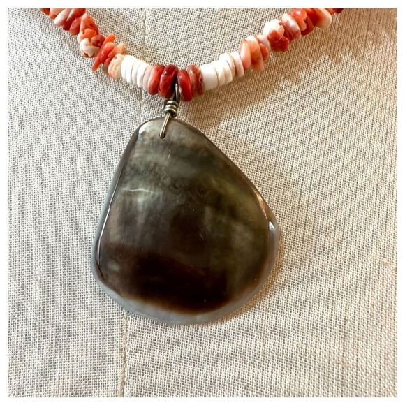 Spiny oyster abalone pendant necklace - Picture 2 of 11